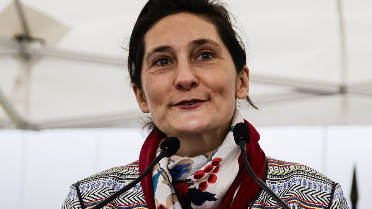 Amélie Oudéa-Castéra lors d'un discours à Paris